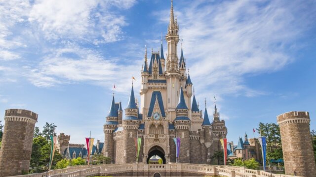ディズニーランド値段上がりすぎ！1万円超えって本当？料金推移も調査